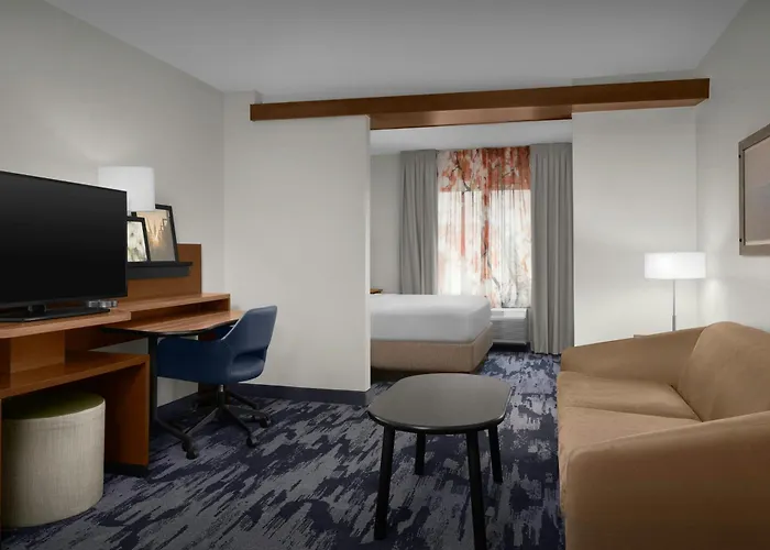 Fairfield Inn & Suites By Marriott Fayetteville North