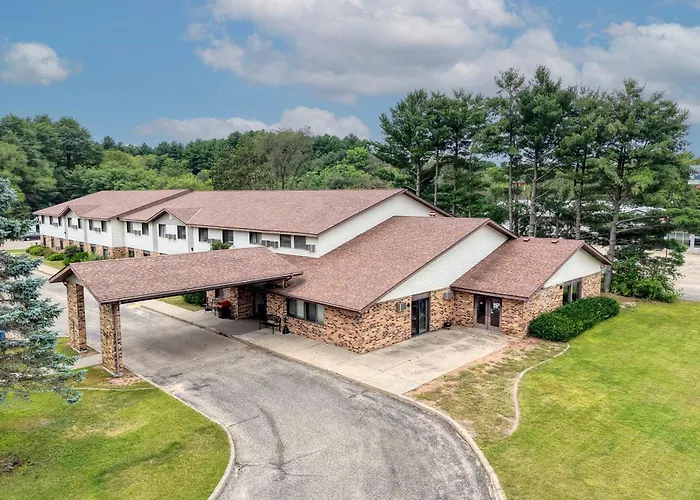 Wautoma Inn By Oyo Near Airport Wi 73