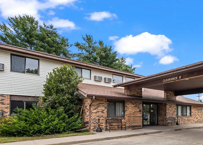 Wautoma Inn By Oyo Near Airport Wi 73