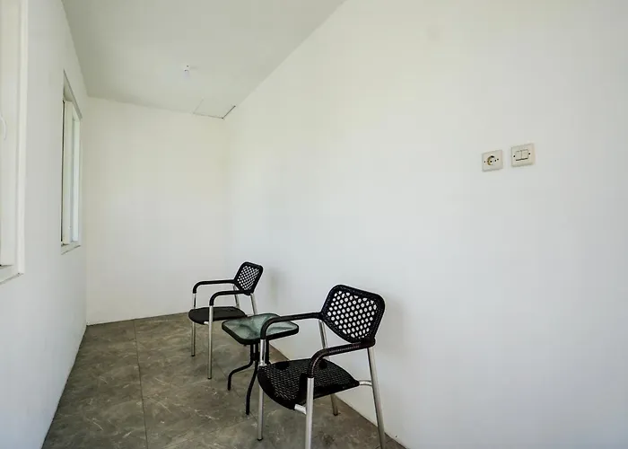 Oyo Madani Guest House Syariah