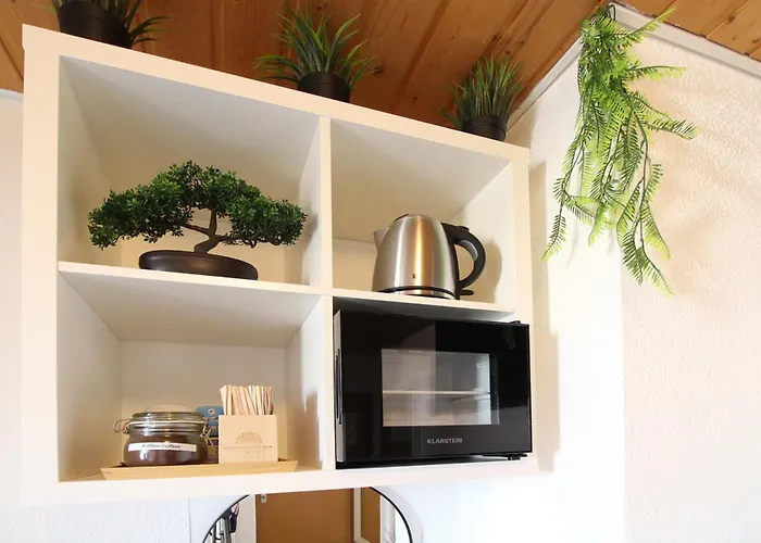 CityStayOne - Kleines Standardzimmer im Zentrum für eine einfache Übernachtung No kitchen no hotel services no reception no breakfast buffet - Of course Late check-in via self check-in high-speed WiFi smart TV good mattresses a quick&easy check-o
