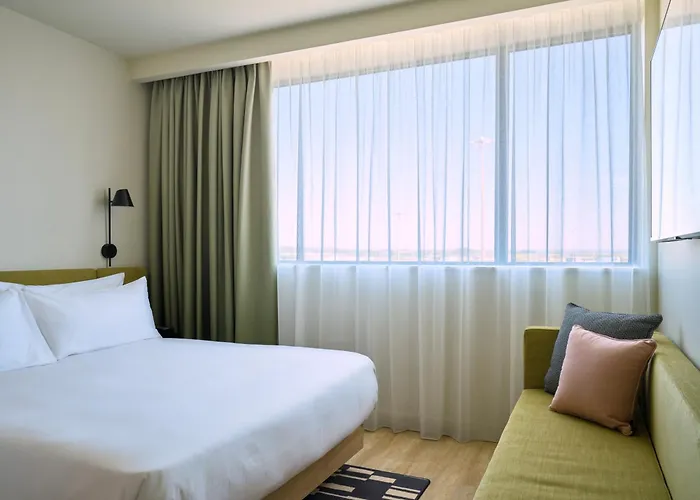 Hampton By Hilton Lyon Airport