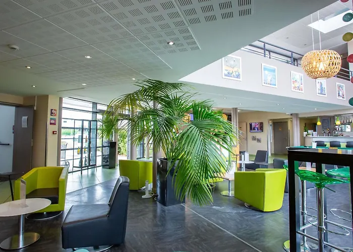 Hôtel Ibis Styles Bourges - Piscine extérieure chauffée - Restaurants à proximité