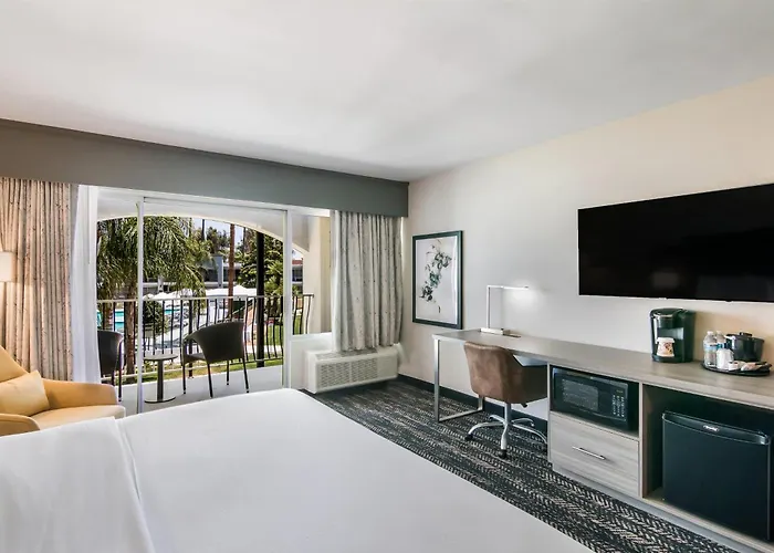 Hourglass Hotel, Trademark Collection By Wyndham