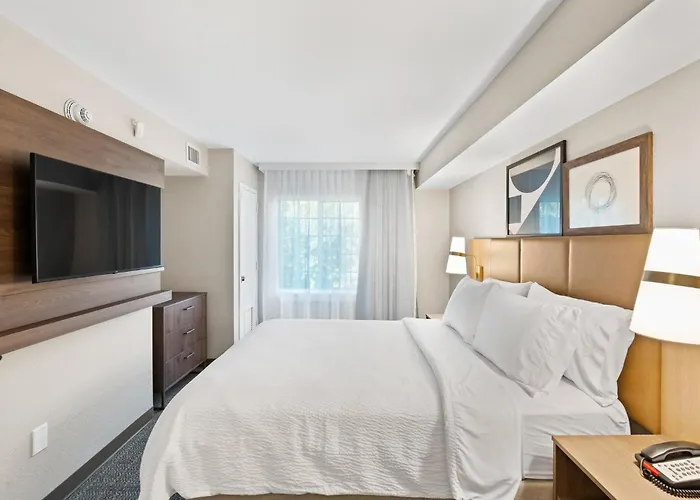 Staybridge Suites North Brunswick By Ihg