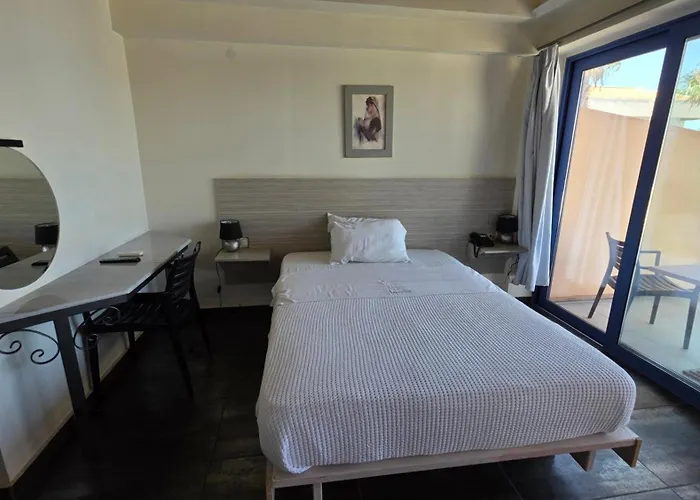 Ianos Hotel