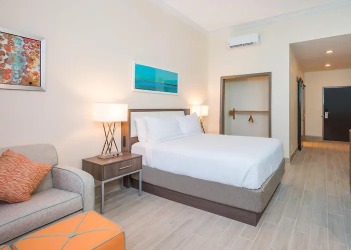 Holiday Inn Express & Suites Nassau By Ihg