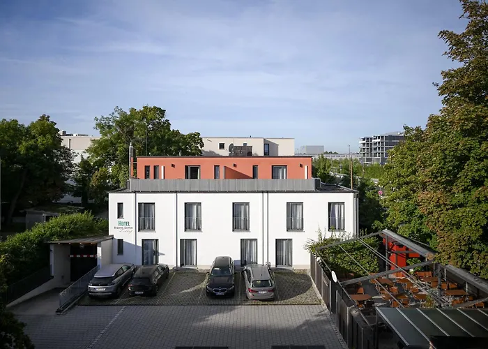 Brauerei Gasthaus Lohhof Im Muenchner Norden, Direkt An Der S1, Naehe Vom Flughafen, Zentrum, A92, Allianz Arena, Ruderregatta Und Schiessanlage G- Hochbrueck Entfernt, Internationale Kueche