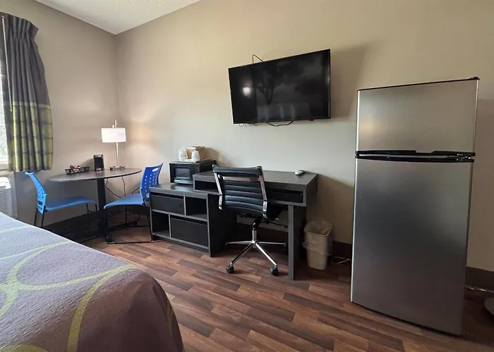 Super 8 By Wyndham Grayville