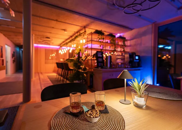 Hotel Bergamo Modern&zentral in Ludwigsburg Klimaanlage 3 Min zum Schloss WLAN Frühstück optional besonderes nachhaltiges Stadthotel in moderner Holzbauweise