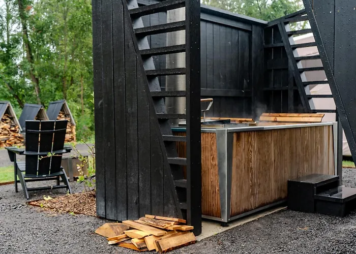 Finger Lakes Treehouse
