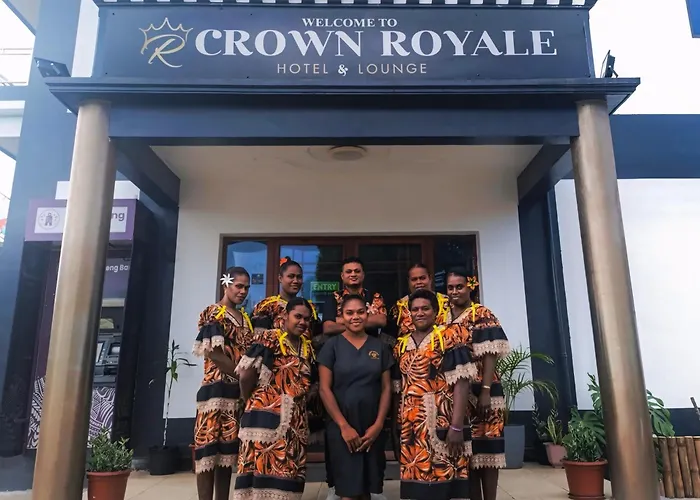 Crown Royale Hotel & Lounge