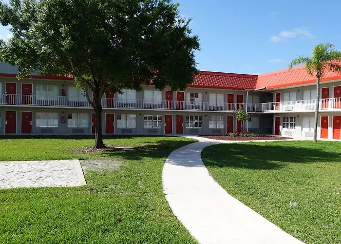 Vero Beach Inn & Suites Vero Beach I-95 (Adults Only)