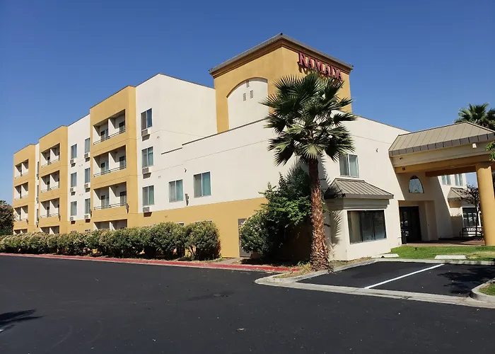 Ramada By Wyndham Bakersfield