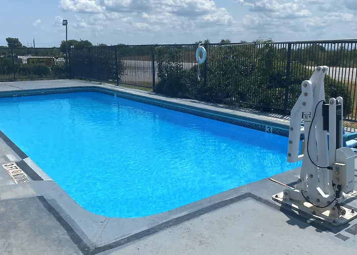 Super 8 By Wyndham Decatur Texas