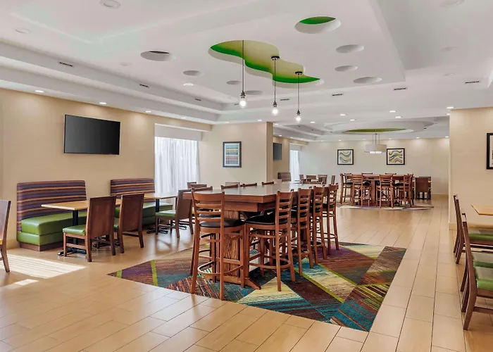 Best Western Plus North Shore Hotel
