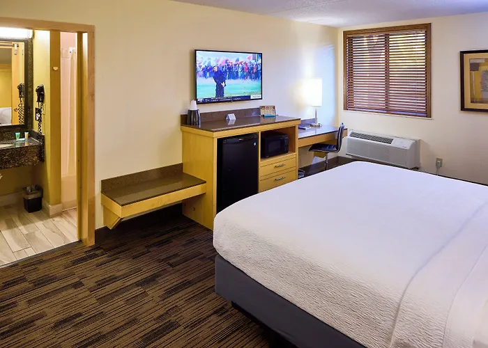 Livinn Hotel Minneapolis South / Burnsville
