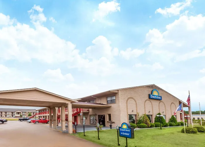 Days Inn & Suites By Wyndham - Canton First Monday Trade Days