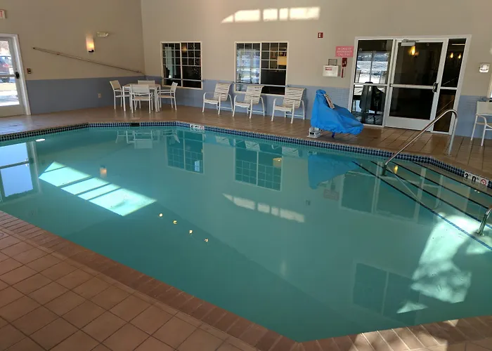 Country Inn & Suites By Radisson, Chippewa Falls, Wi