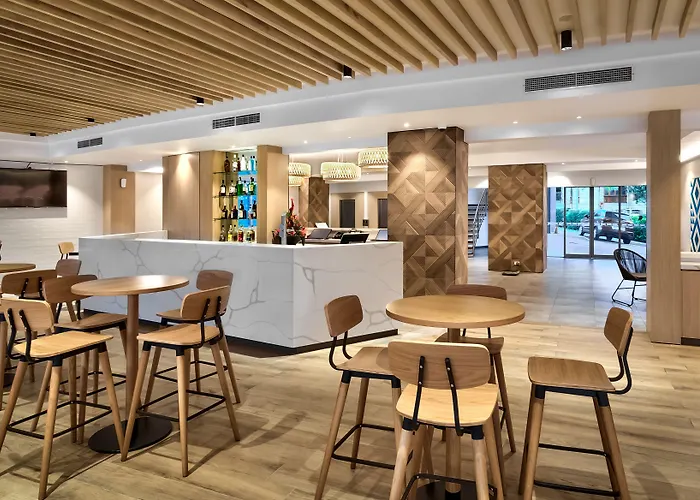 Tanoa Plaza Hotel
