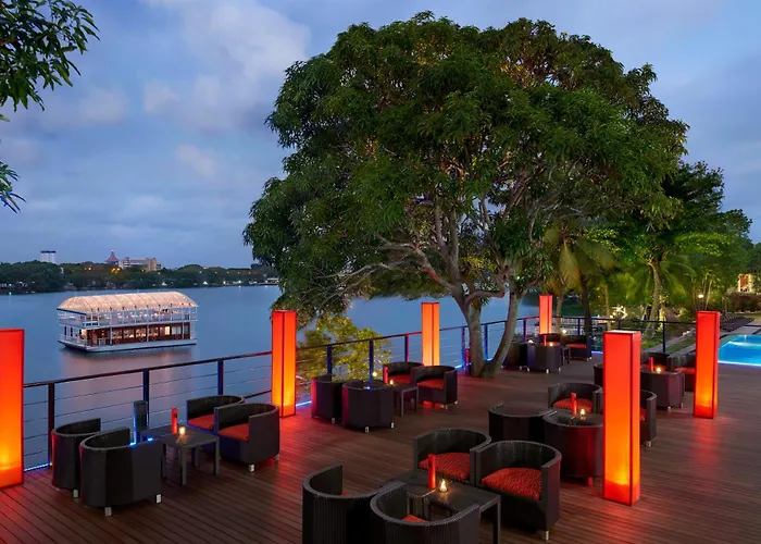 Cinnamon Lakeside
