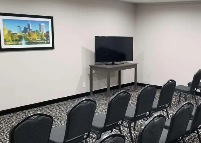 La Quinta Inn & Suites By Wyndham Indianapolis Downtown