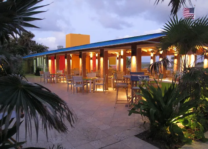 Colony Hotel And Cabana Club