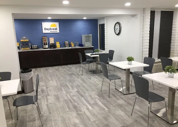 Days Inn & Suites By Wyndham Cincinnati North