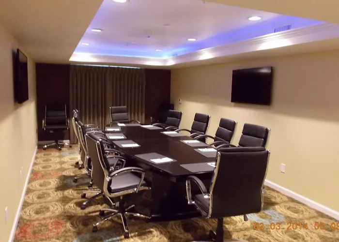 Holiday Inn Express Bakersfield By Ihg