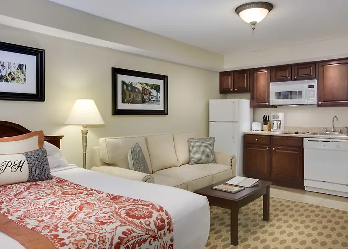 Bluegreen Vacations Patrick Henry Square, An Ascend Collection Resort