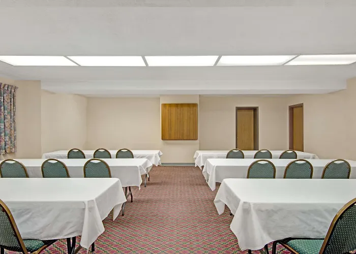 Days Inn By Wyndham Washington