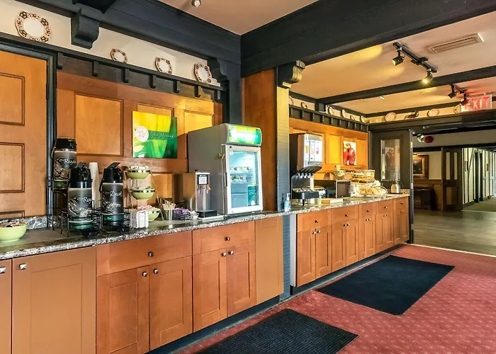 Quality Inn Waddling Dog Saanichton