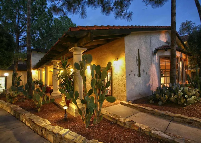 Doubletree Suites By Hilton Tucson Airport