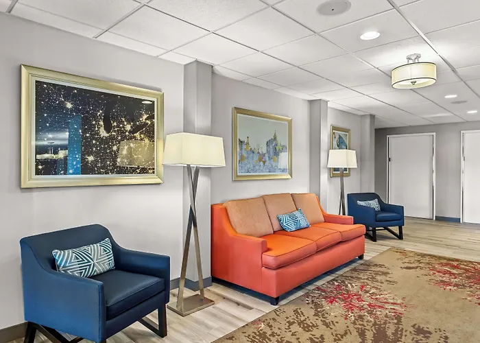Hampton Inn Chicago-Naperville