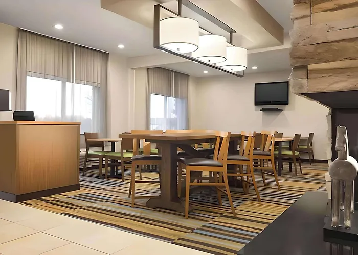 Dubuque Inn And Suites