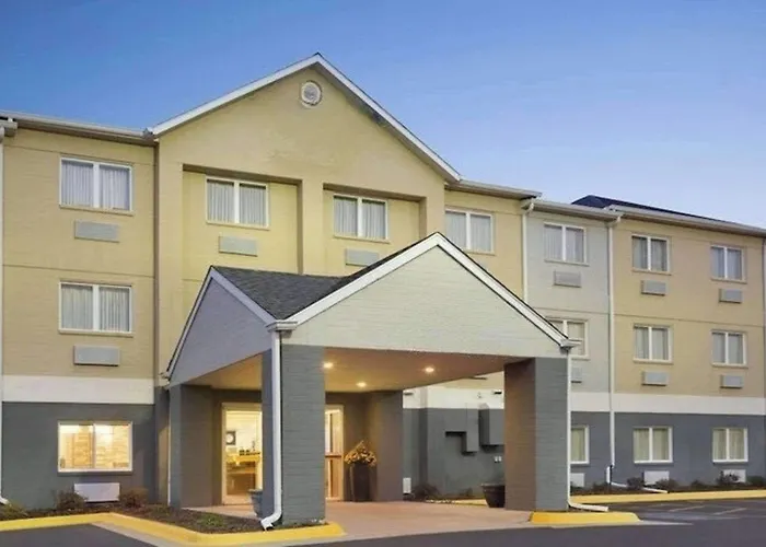 Dubuque Inn And Suites