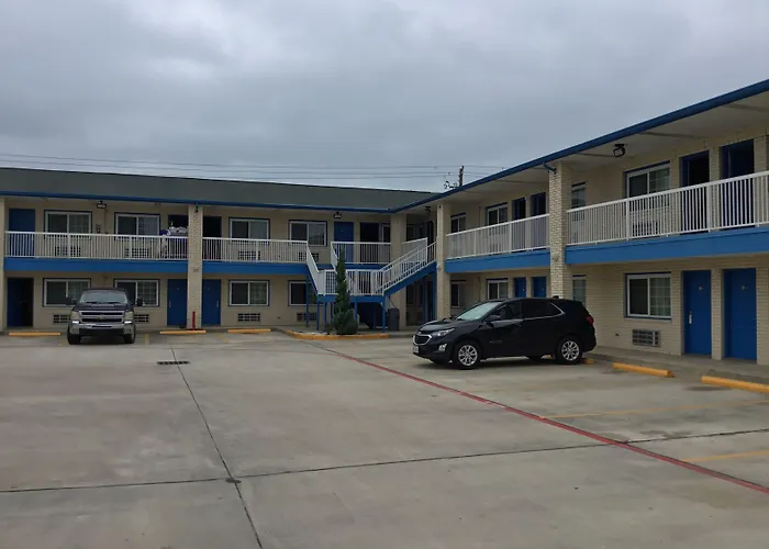 Days Inn By Wyndham Baytown Tx