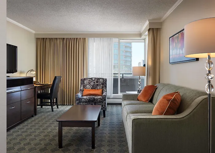 Chateau Victoria Hotel & Suites