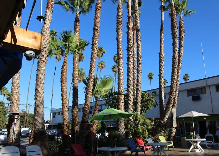 La Adventurer Hotel
