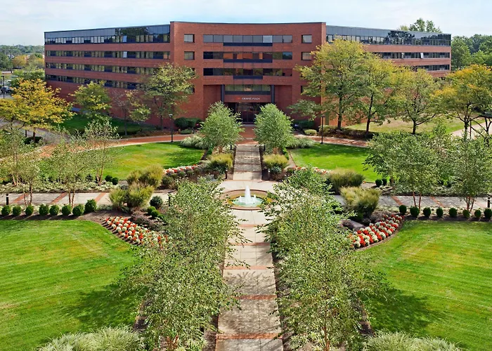 Crowne Plaza Edison By Ihg