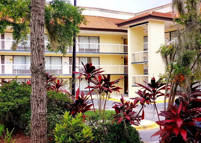 Simple Rewards Inn