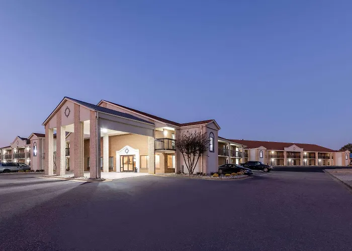 Days Inn By Wyndham Mooresville Lake Norman
