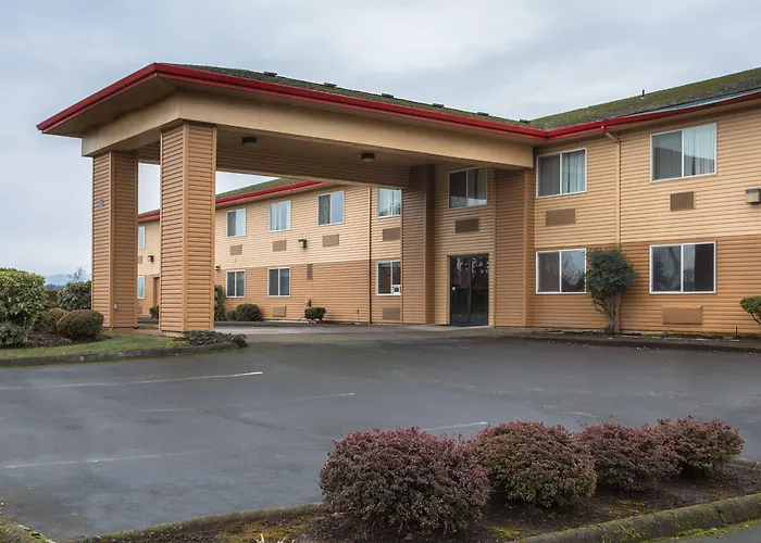 Bridgeway Inn & Suites