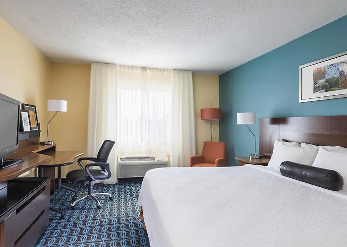 Fairfield Inn & Suites Holland
