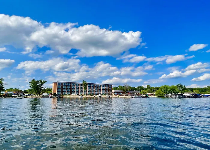 Holiday Inn Detroit Lakes - Lakefront By Ihg