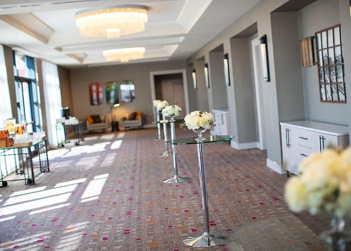 The Baronette Renaissance Detroit-Novi Hotel