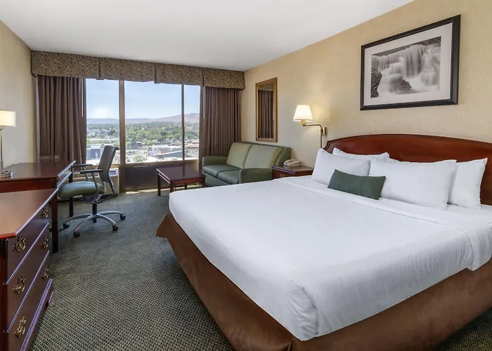Ramada By Wyndham Reno Hotel & Casino