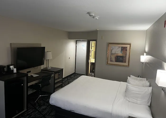 Baymont By Wyndham Monroe Ohio