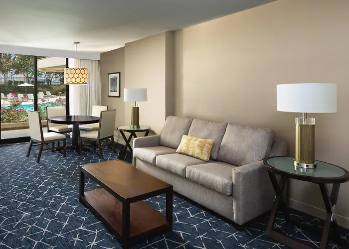 Sheraton Norfolk Waterside Hotel