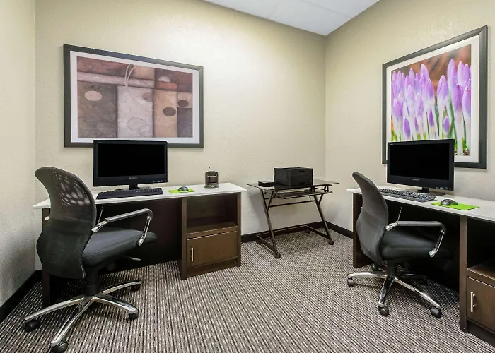 La Quinta Inn & Suites By Wyndham New Orleans Airport